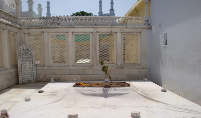aurangzeb-tomb